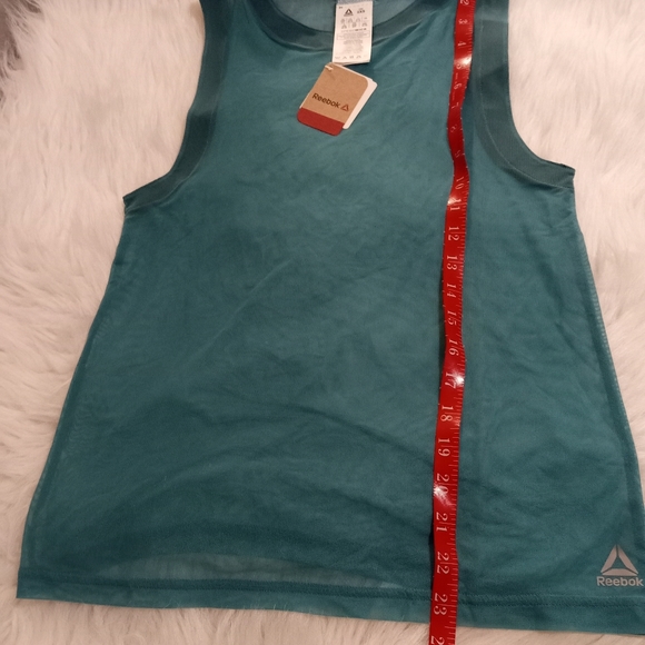 Reebok - Picture 3 of 4